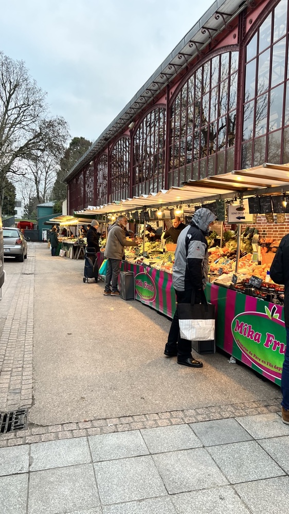 Extérieur du marché de Sceaux