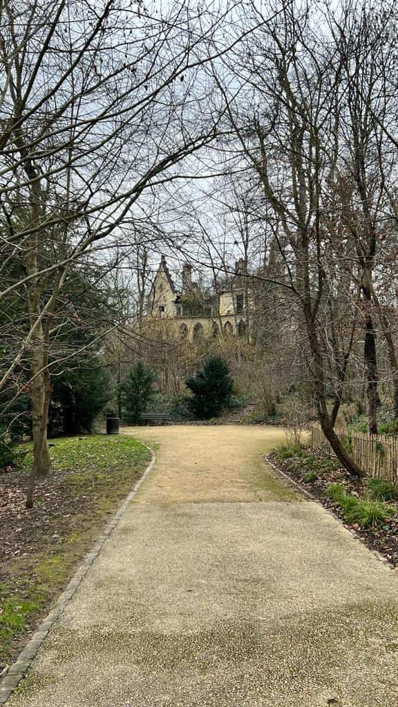 Le chemin menant vers le château