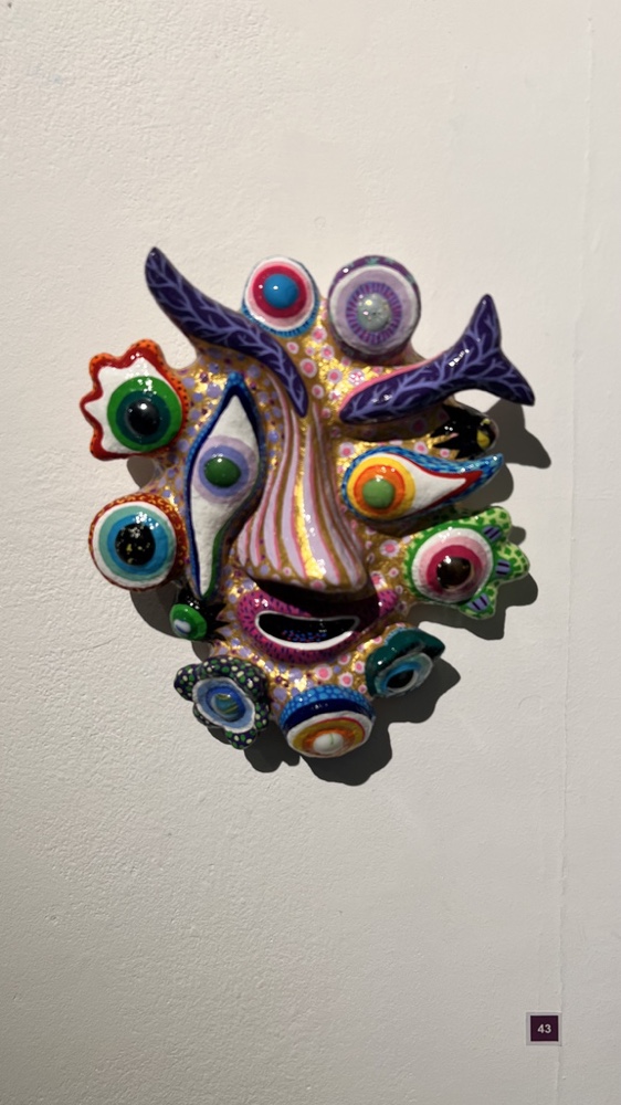 Œuvre en papier maché de Wabé