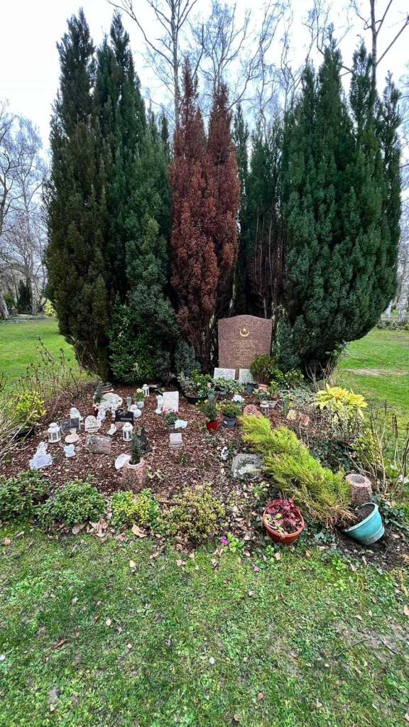 La tombe aux bibelots