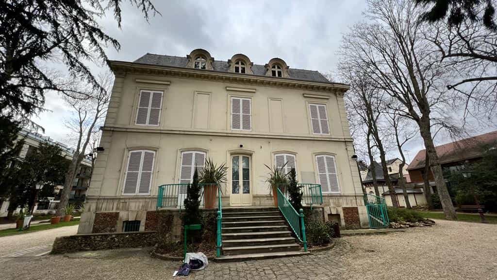 La Maison des Arts (vue de dos)