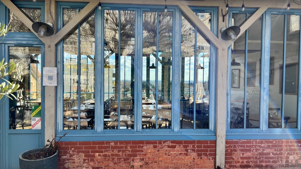 Baie vitrée du restaurant