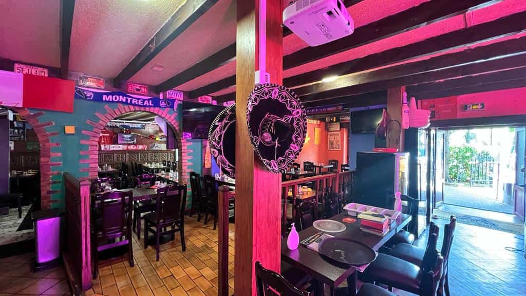 L'une des salles du restaurant