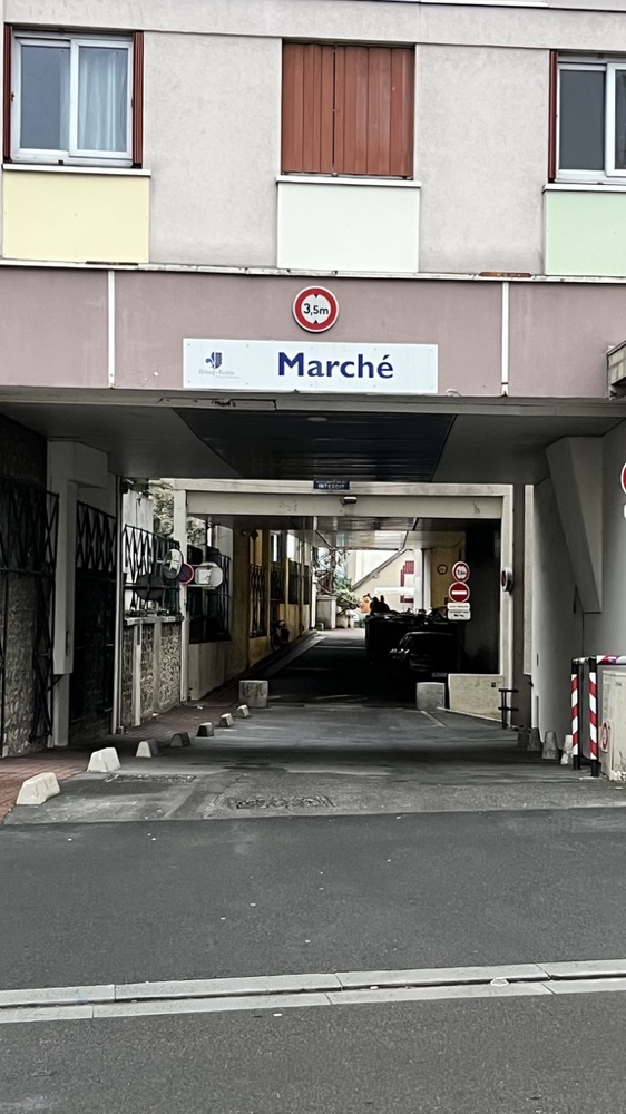Entrée du marché de Bourg-la-Reine