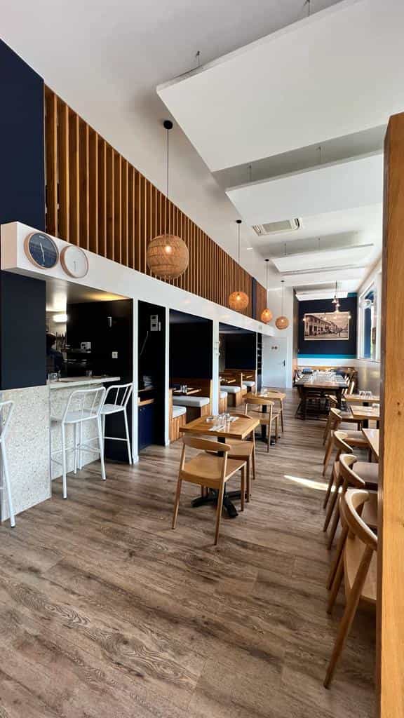 Vue de la salle et sa mezzanine