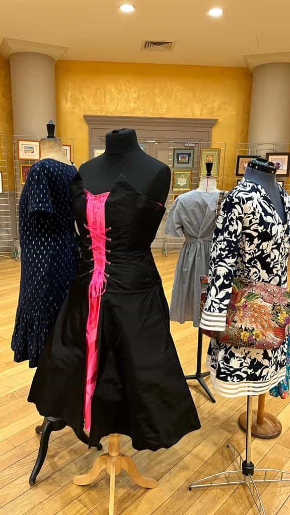 Vêtements réalisés par l'atelier des fées