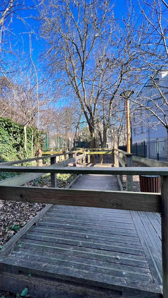 Petit pont dans le jardin de la Porte d'en Bas