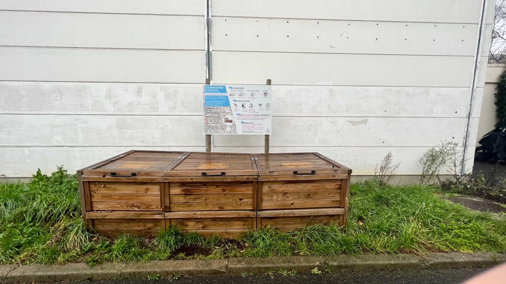 L'un des nombreux composteurs disposé dans la ville