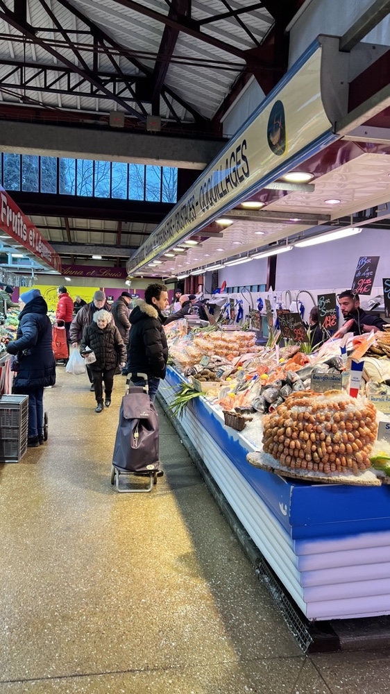L'une des allées du marché de Sceaux