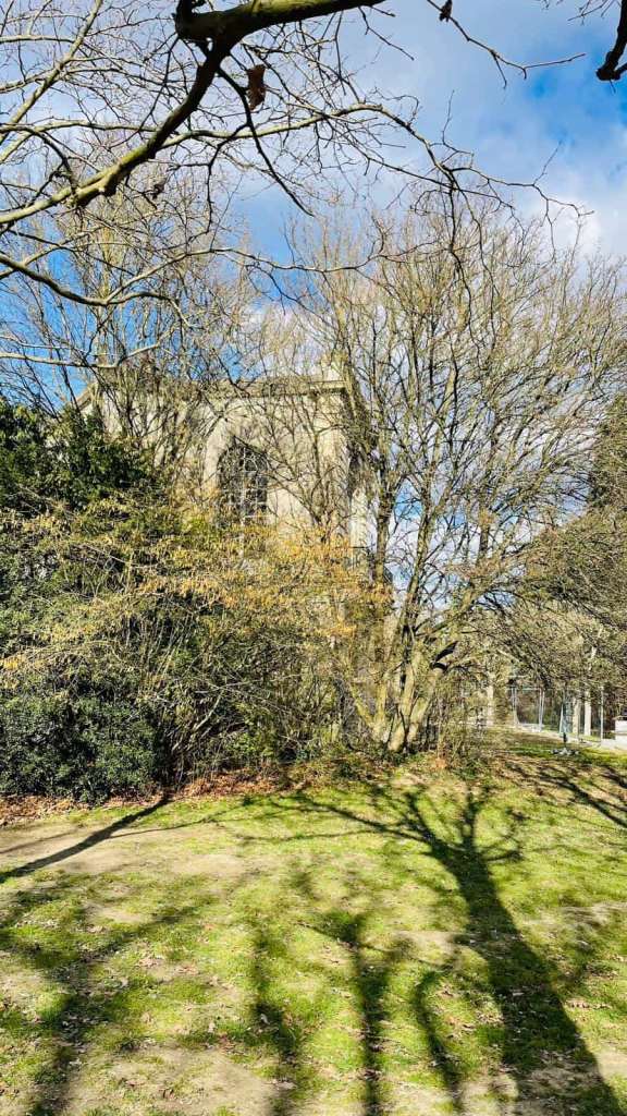 Pavillon de Hanovre depuis le parcours pédestre