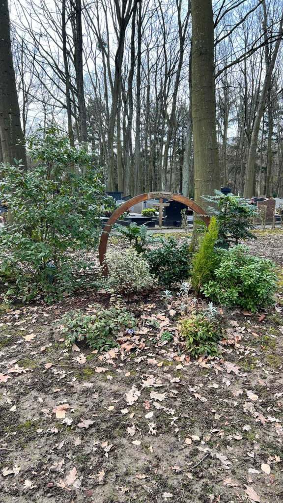 La tombe à la croix